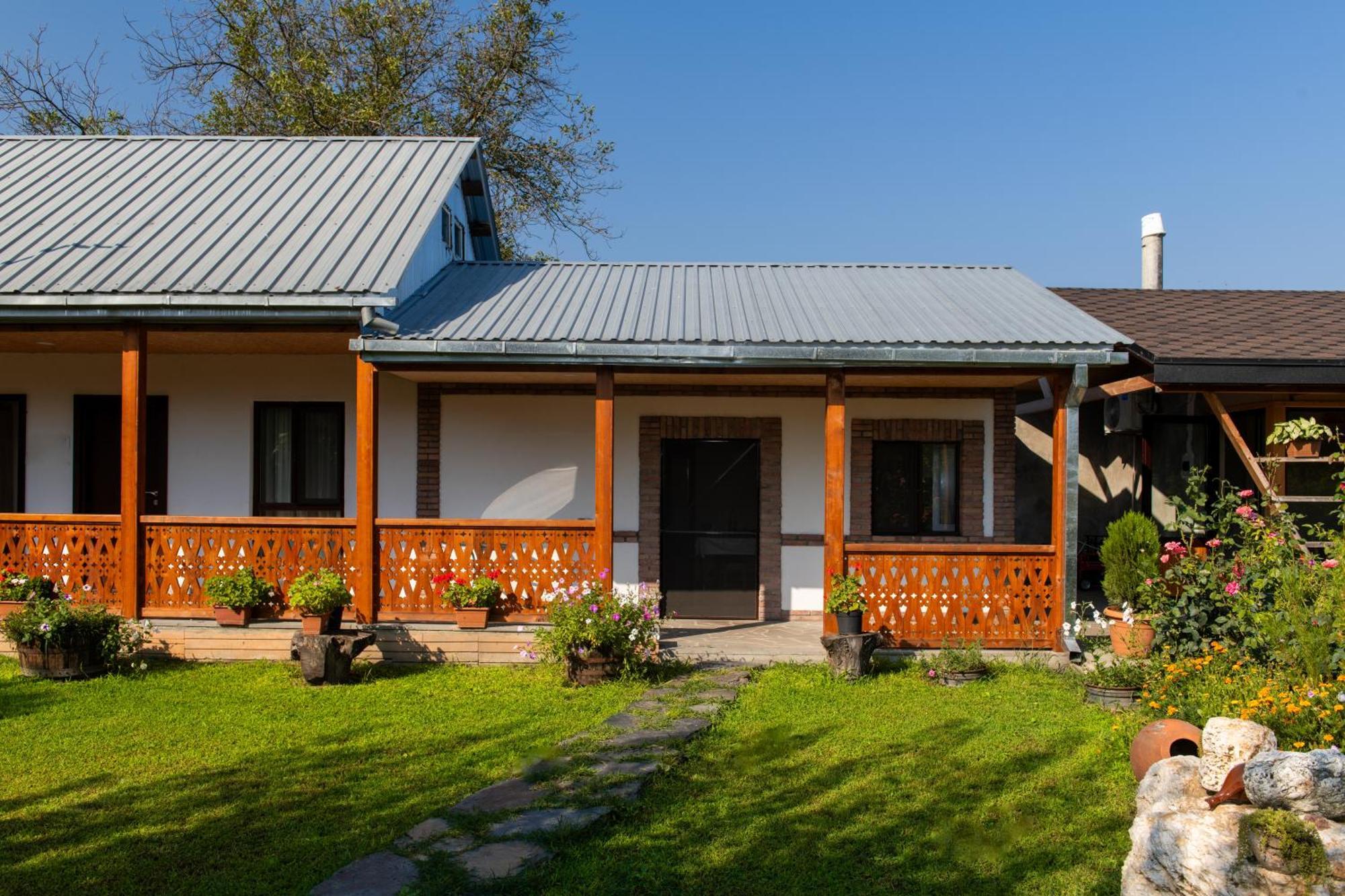 Alvani Inn K'vemo Alvani Kültér fotó