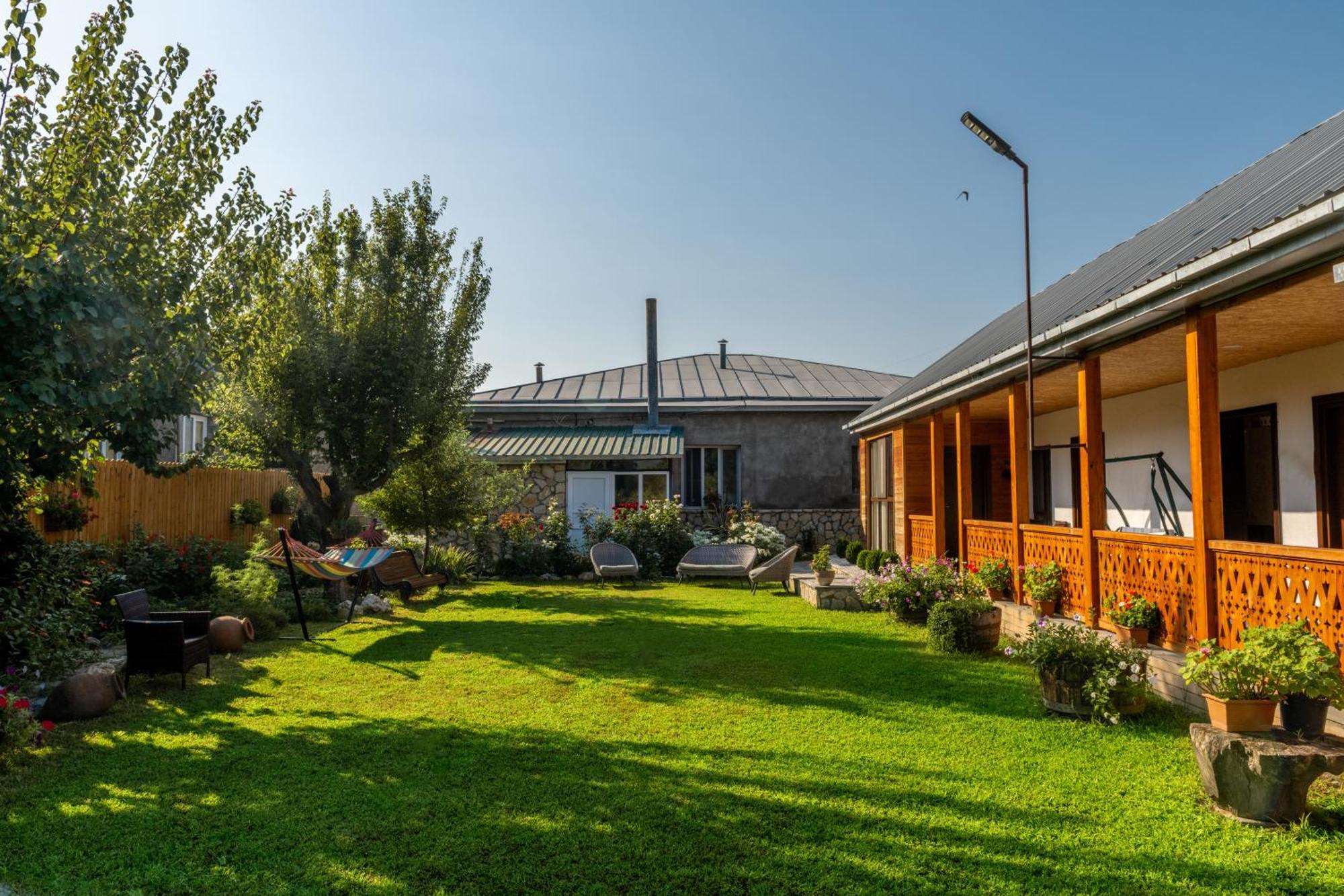 Alvani Inn K'vemo Alvani Kültér fotó
