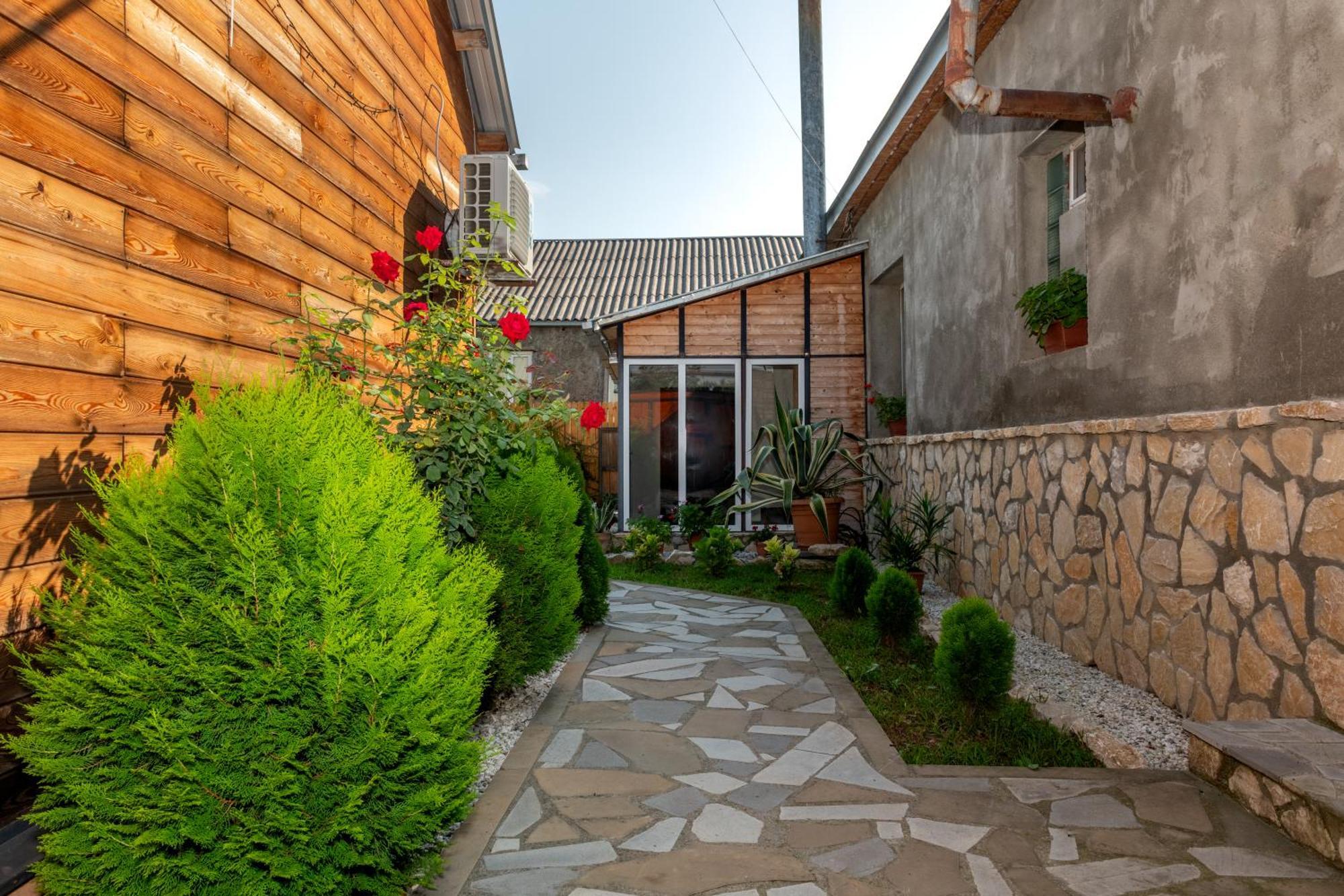 Alvani Inn K'vemo Alvani Kültér fotó