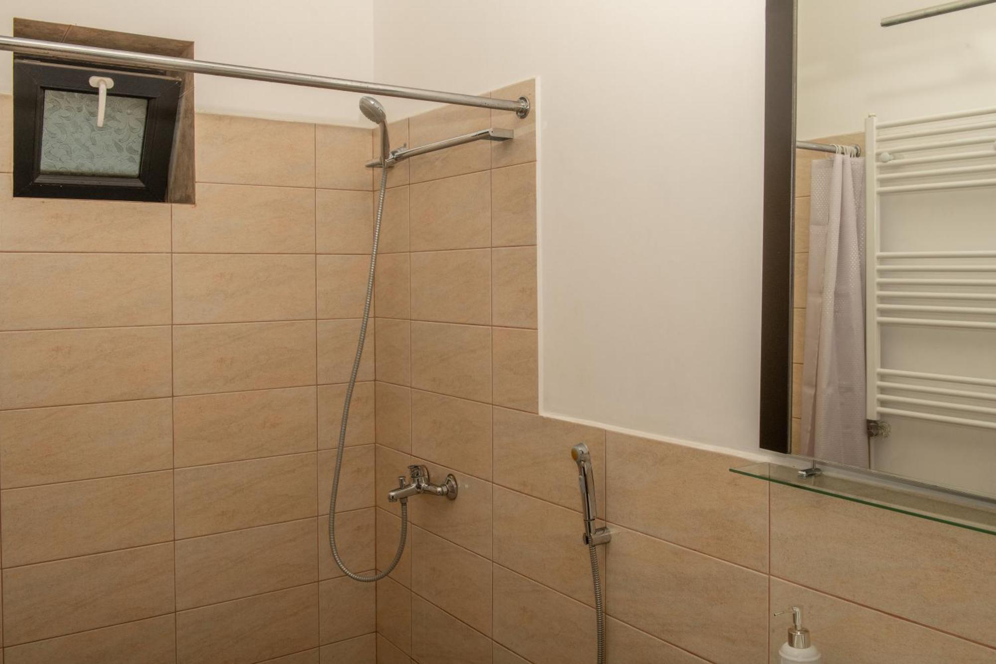 Alvani Inn K'vemo Alvani Kültér fotó